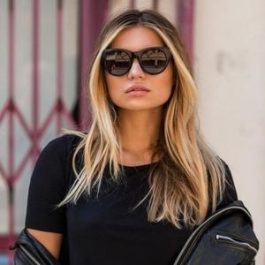 Like New RAEN Chunky Durante Sunglasses